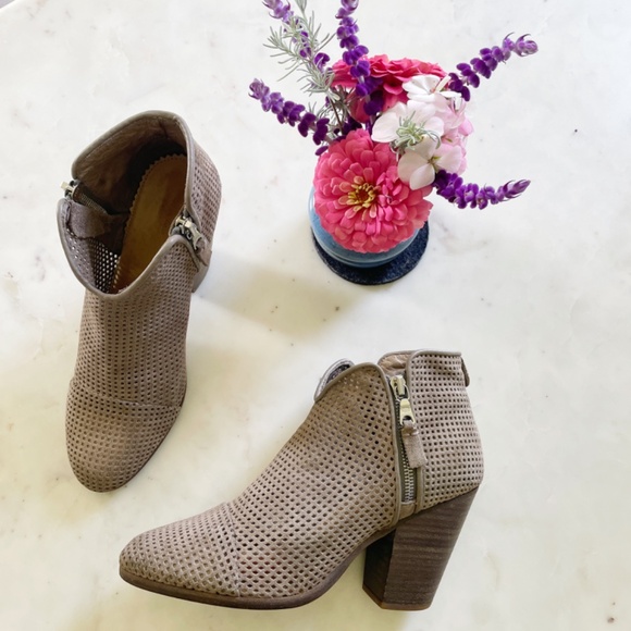Rag & Bone Gray Tan Suede Margot Perforated Chunky Heel Ankle Booties - Picture 11 of 13